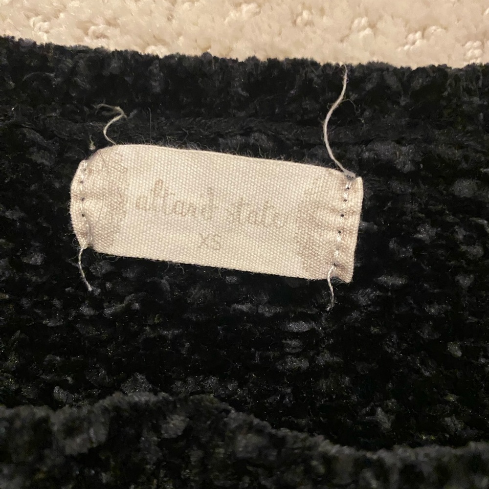 sweater - Picture 2 of 2